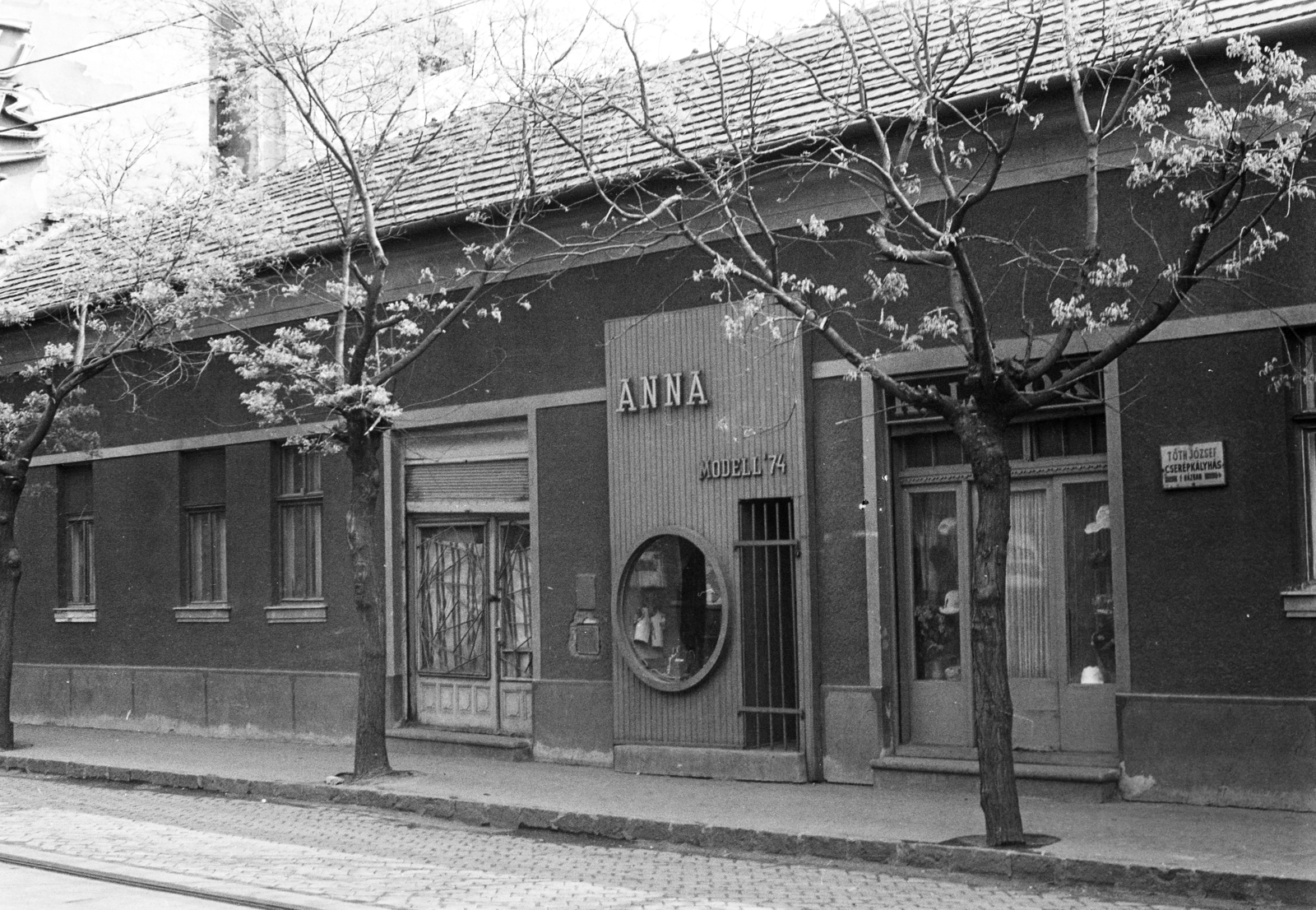 Magyarország, Budapest IV., István (Bajcsy-Zsilinszky) út 29. számú ház., 1982, Otruba Ferenc és Zoltán, cserépkályhás, Budapest, Fortepan #254651