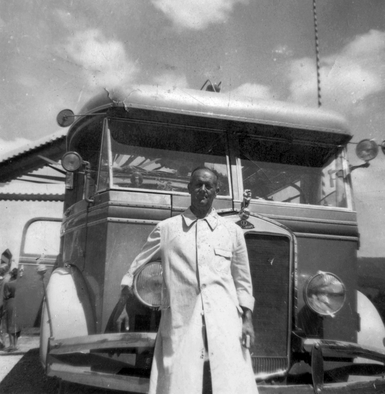 Ukraine,Zakarpattia Oblast, Uzhok, a lengyel-magyar határ 1939-ben. Autóbusz Gräf & Stift alvázra épített Uhri Imre-féle karosszériával., 1939, SZF, bus, Gräf&Stift-brand, Austrian brand, Fortepan #25514