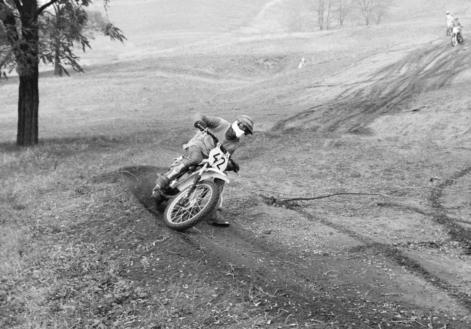 Hungary, Budaörs, Farkashegy, a felvétel a Soroksári Vörös Október MGTSZ motocross szakosztályának edzésén készült., 1981, Bojár Sándor, Fortepan #255215