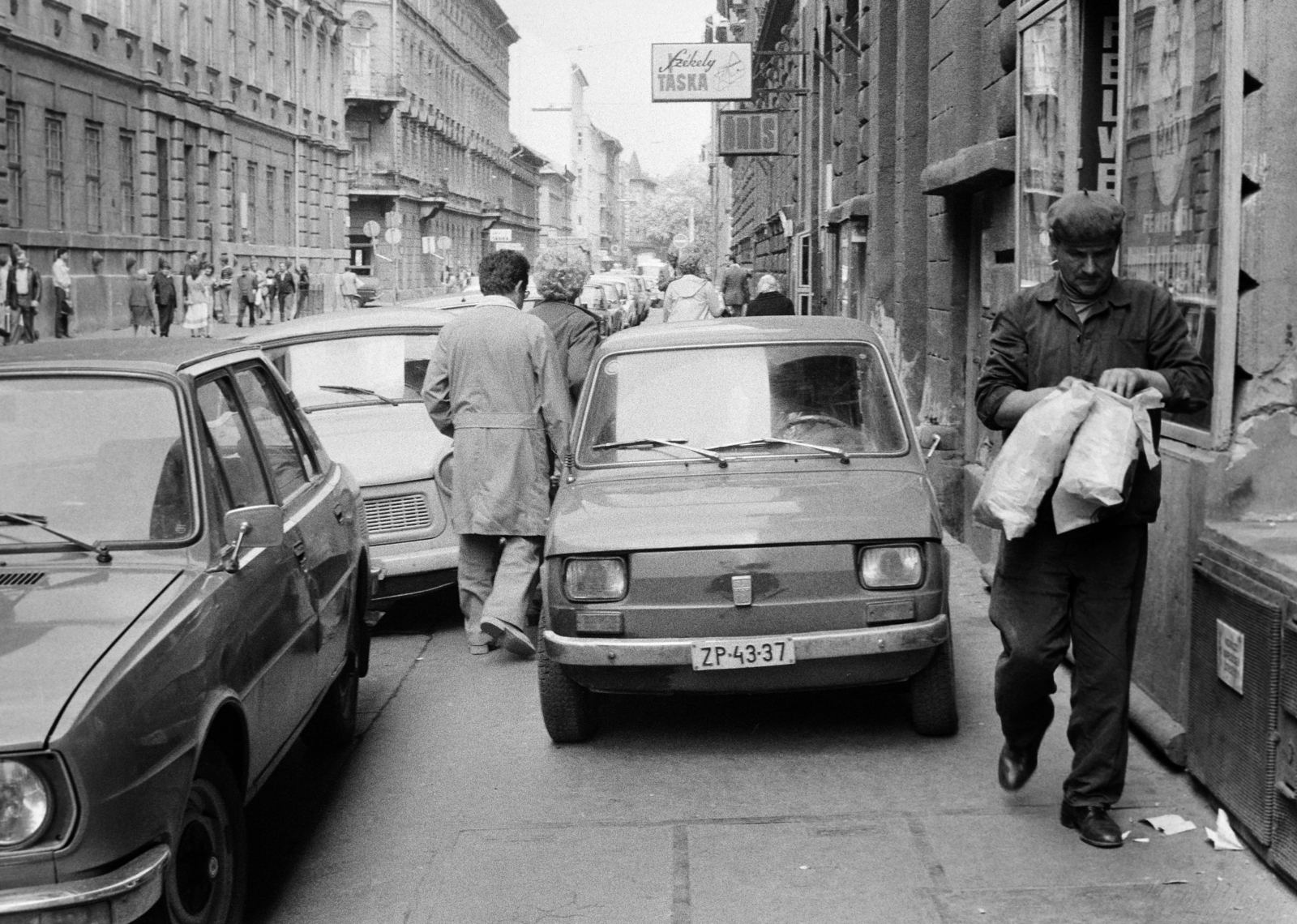 Hungary, Budapest VII., Wesselényi utca, a felvétel az Erzsébet (Lenin) körút - Hársfa utca közötti szakaszon készült., 1980, Bojár Sándor, Best of, Budapest, number plate, Fortepan #255254