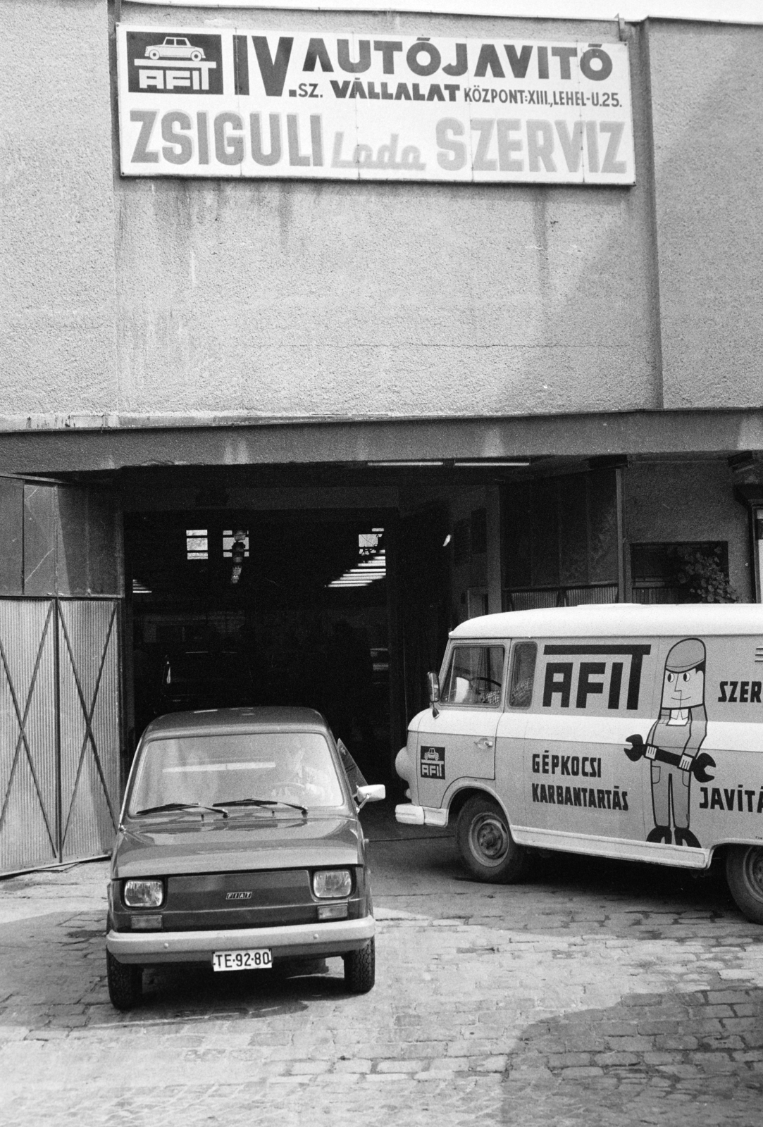 Hungary, Budapest II., Lövőház utca 5., AFIT IV. sz. Autójavító Vállalat., 1981, Bojár Sándor, Lada-brand, Barkas-brand, szervíz, AFIT organisation, Budapest, Fortepan #255260