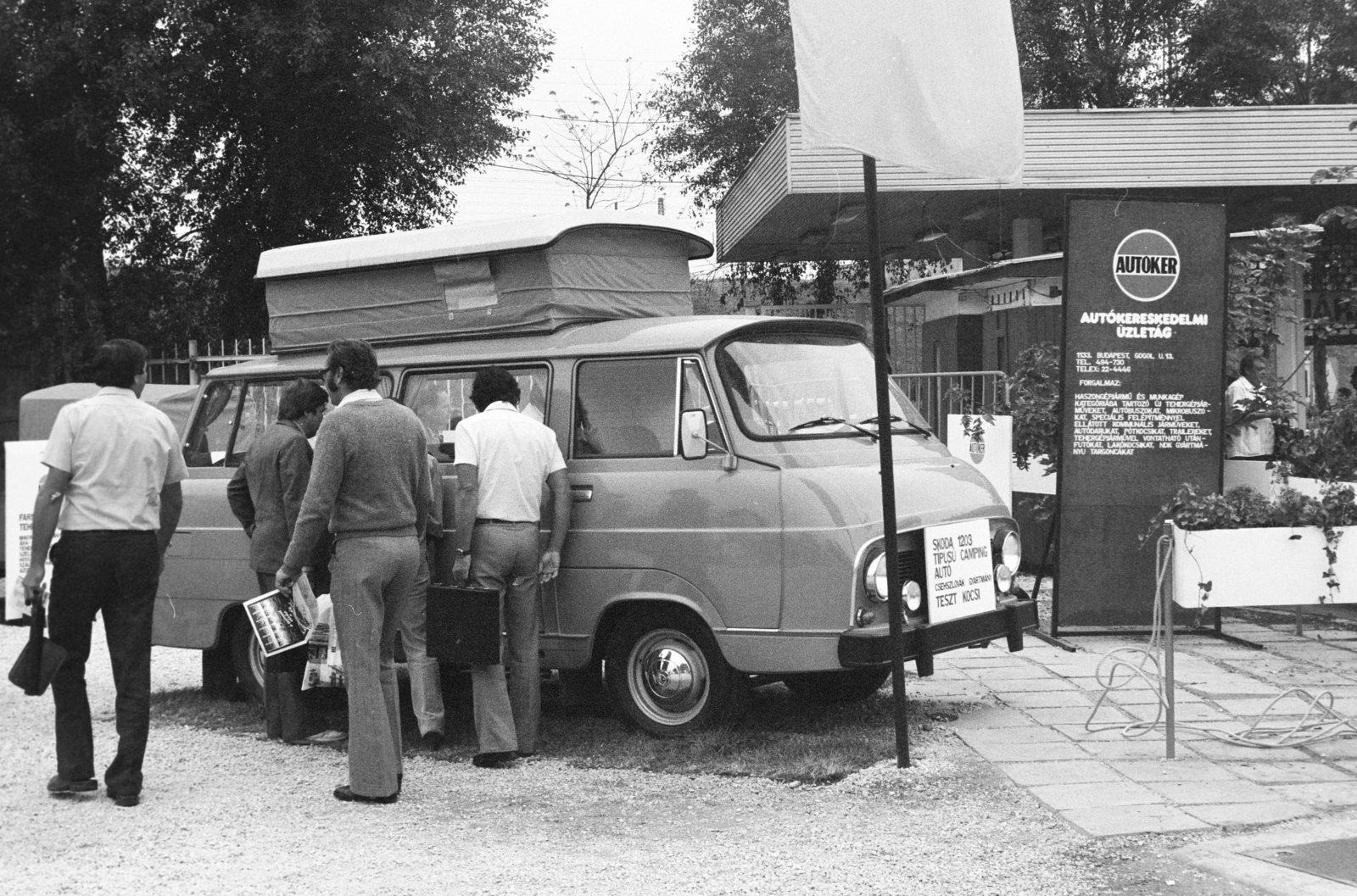 1982, Bojár Sándor, Skoda-márka, Skoda 1203, Autó és Alkatrészkereskedelmi Vállalat, tetőcsomagtartó, nemzetközi vásár, Fortepan #255356