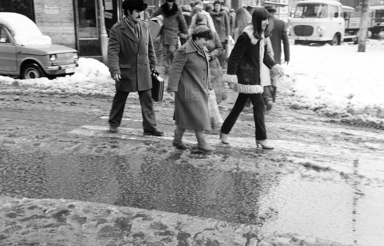 Hungary, Budapest VII., Károly (Tanács) körút, gyalogos átkelőhely a Király (Majakovszkij) utca torkolatánál., 1983, Bojár Sándor, Budapest, Fortepan #255396