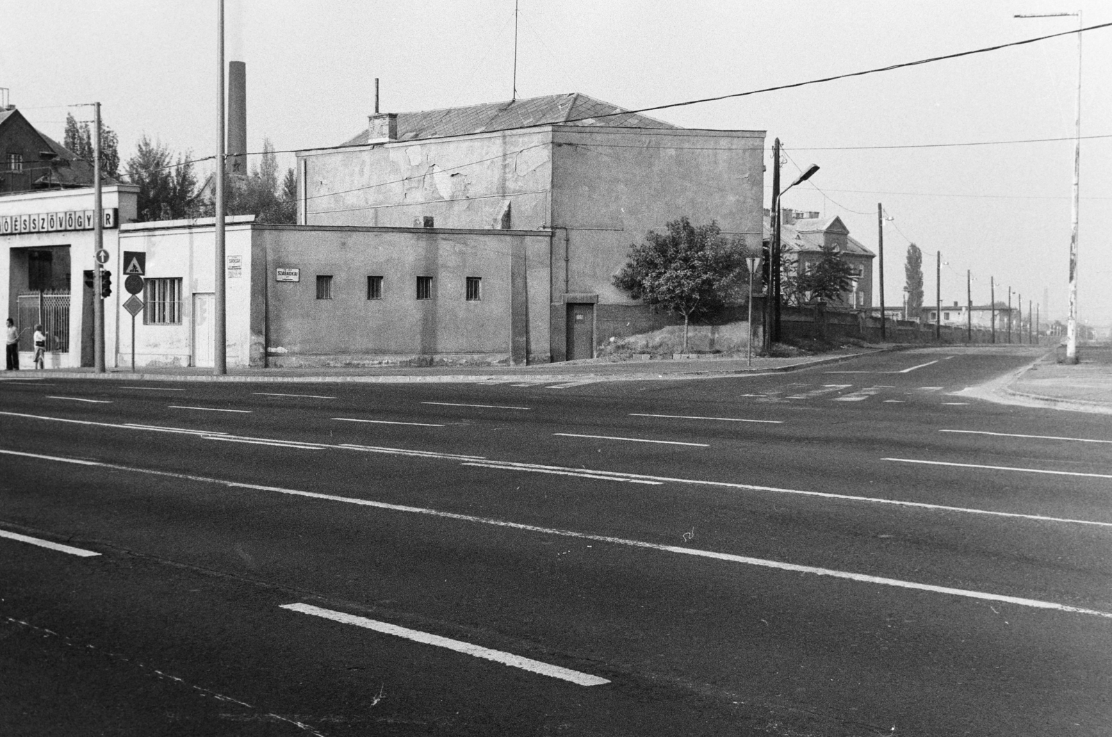 Magyarország, Budapest IX., Soroksári út 164., Hazai Fésűsfonó- és Szövőgyár, jobbra a Szabadkai út., 1982, Bojár Sándor, Budapest, Fortepan #255421