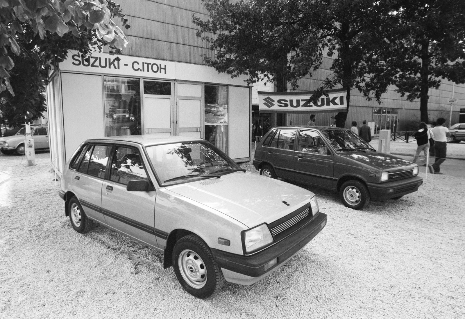 Magyarország, Budapesti Nemzetközi Vásár, Budapest X., Albertirsai (Dobi István) úti vásárterület, a SUZUKI kiállítási területe., 1985, Bojár Sándor, autókereskedés, Budapest, Fortepan #255461