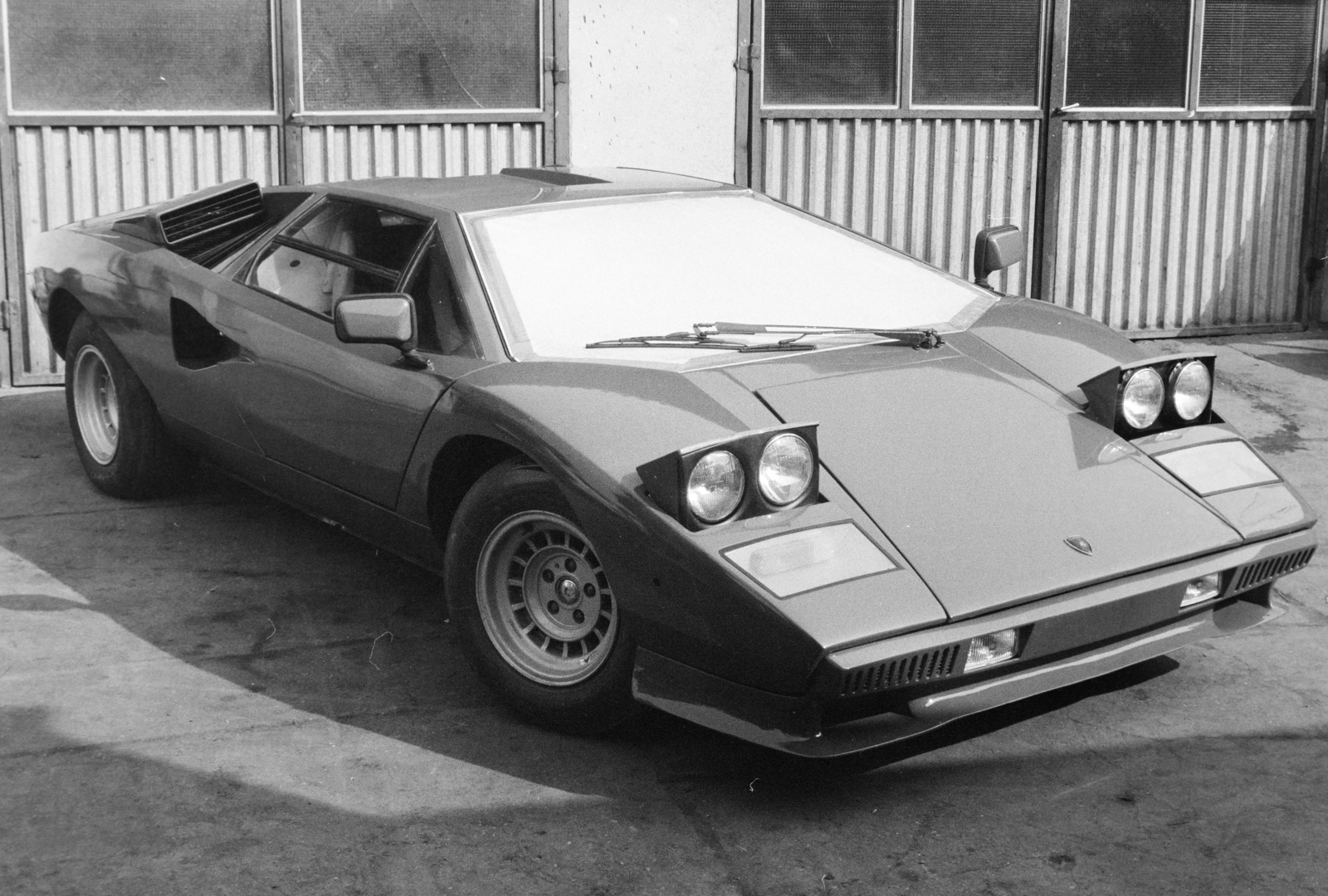 Hungary, Molnár János autószerelő kisiparos műhelye., 1987, Bojár Sándor, Lamborghini-brand, Fortepan #255492