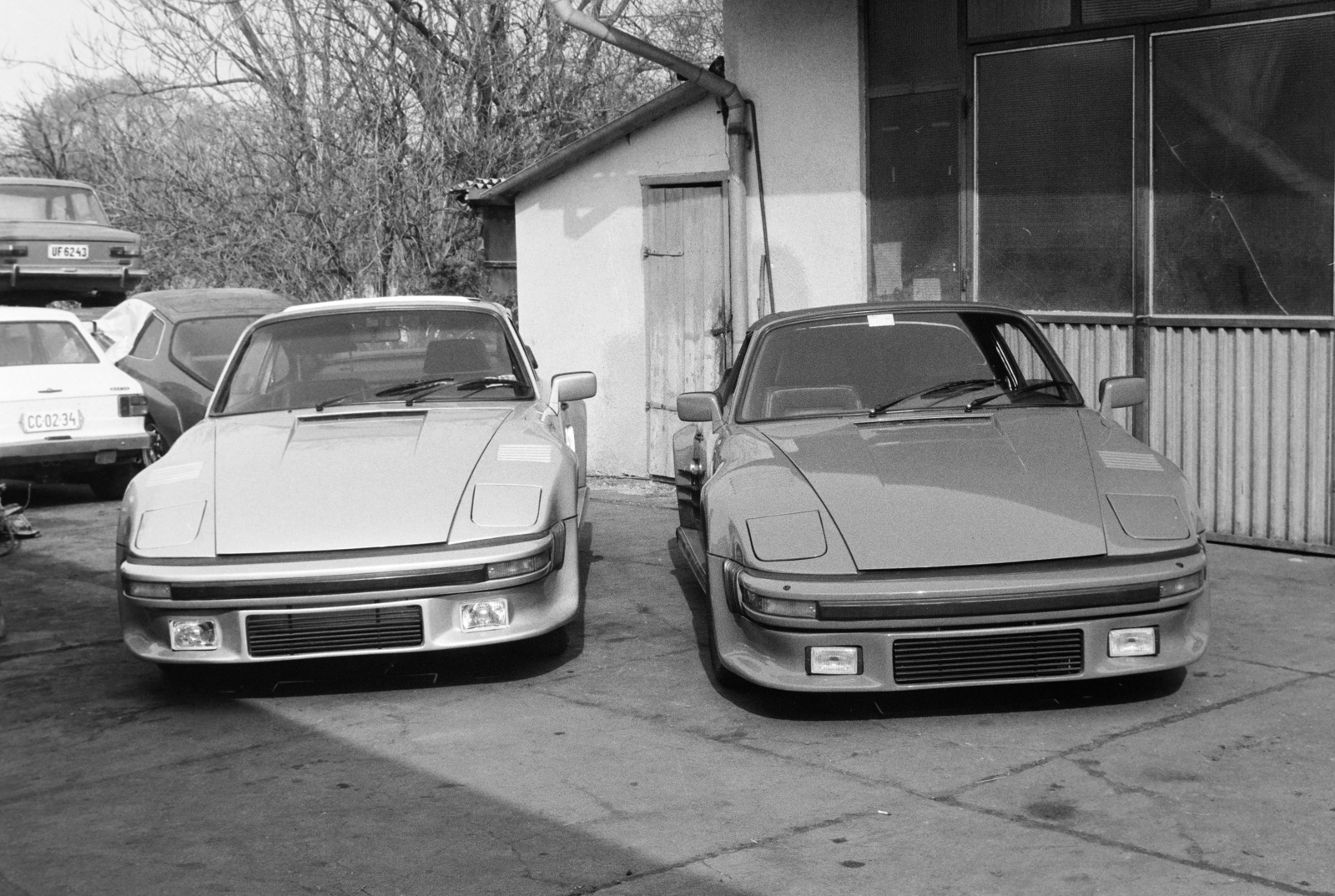 Hungary, Molnár János autószerelő kisiparos műhelye., 1987, Bojár Sándor, number plate, Porsche-brand, Fortepan #255493