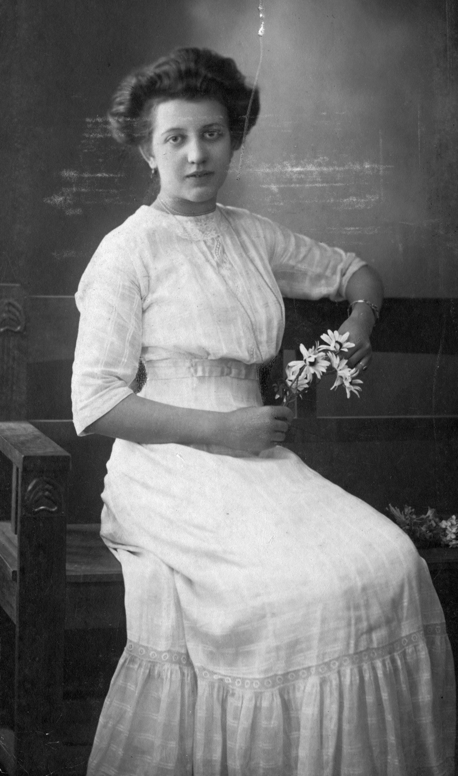 1907, Fortepan, portré, virág, műterem, nő, pad, hölgy, nyári ruha, Fortepan #25564