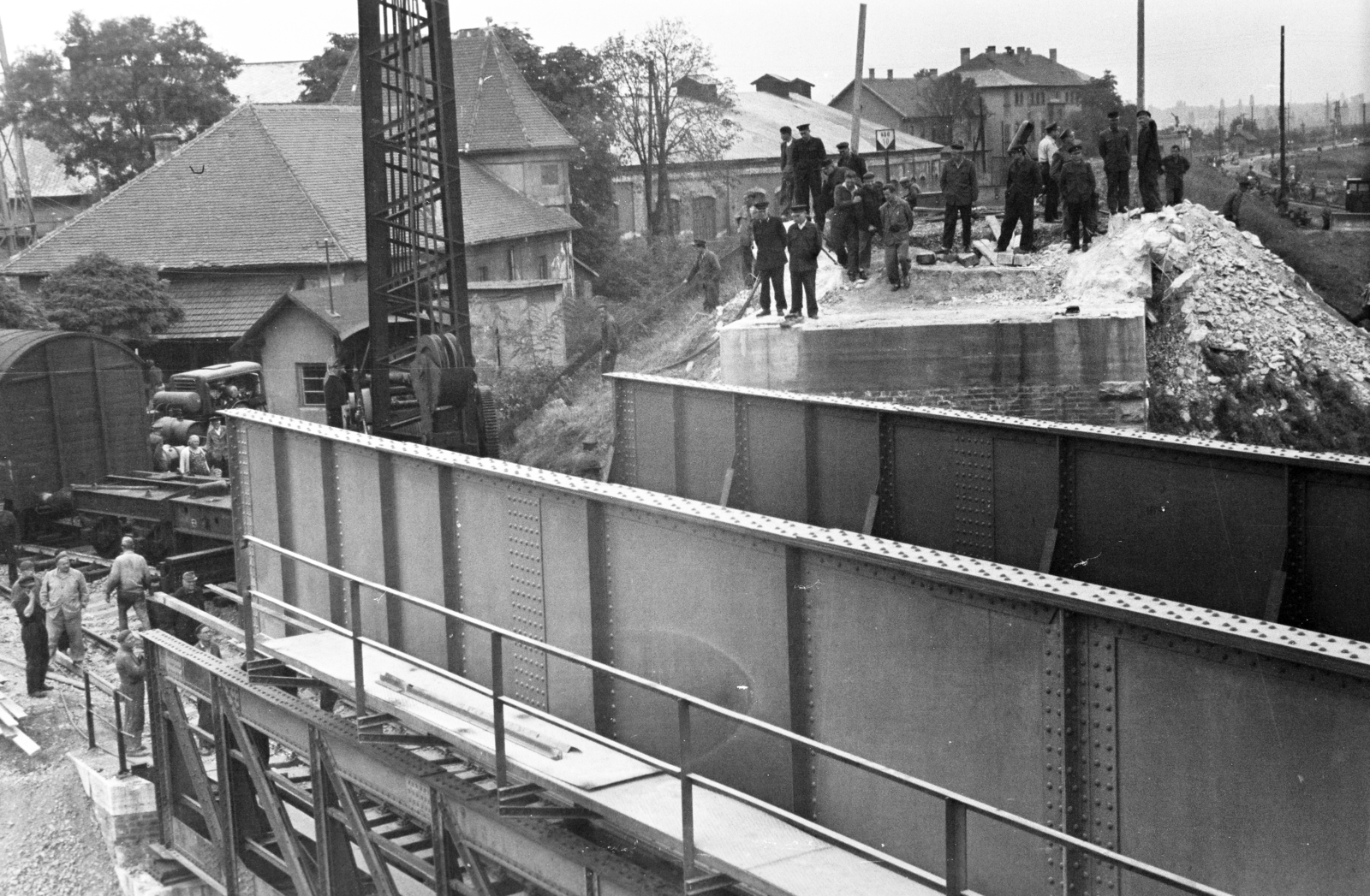 1963, Cziboly Józsefné, railroad crane, pedestrian, Fortepan #255733