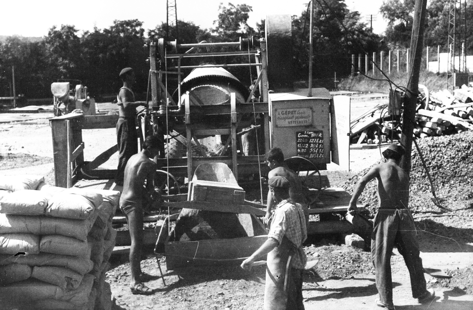 Hungary, az Építőipari és Közlekedési Műszaki Egyetem (ÉKME) III. éves mérnök kari hallgatók termelési gyakorlaton a Borsod Megyei Mélyépítő Vállaltnál., 1963, Kálnoki Kis Sándor, Fortepan #255822