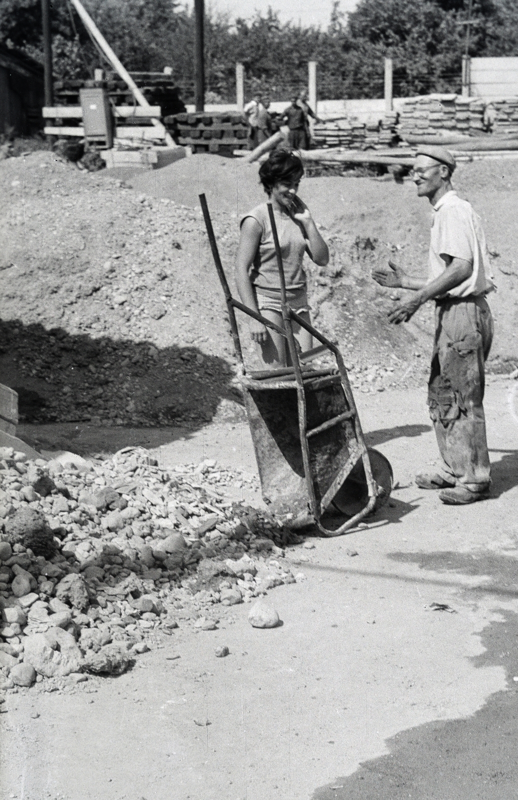Hungary, az Építőipari és Közlekedési Műszaki Egyetem (ÉKME) III. éves mérnök kari hallgatók termelési gyakorlaton a Borsod Megyei Mélyépítő Vállaltnál., 1963, Kálnoki Kis Sándor, Fortepan #255823