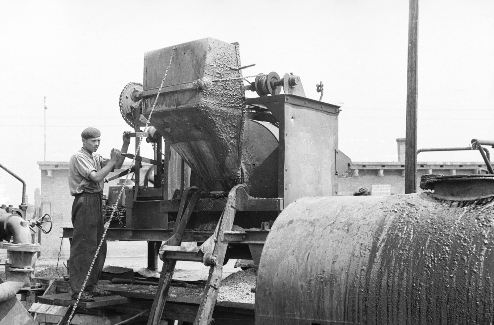 Hungary, az Építőipari és Közlekedési Műszaki Egyetem (ÉKME) III. éves mérnök kari hallgatók termelési gyakorlaton a Borsod Megyei Mélyépítő Vállaltnál., 1963, Kálnoki Kis Sándor, Fortepan #255834