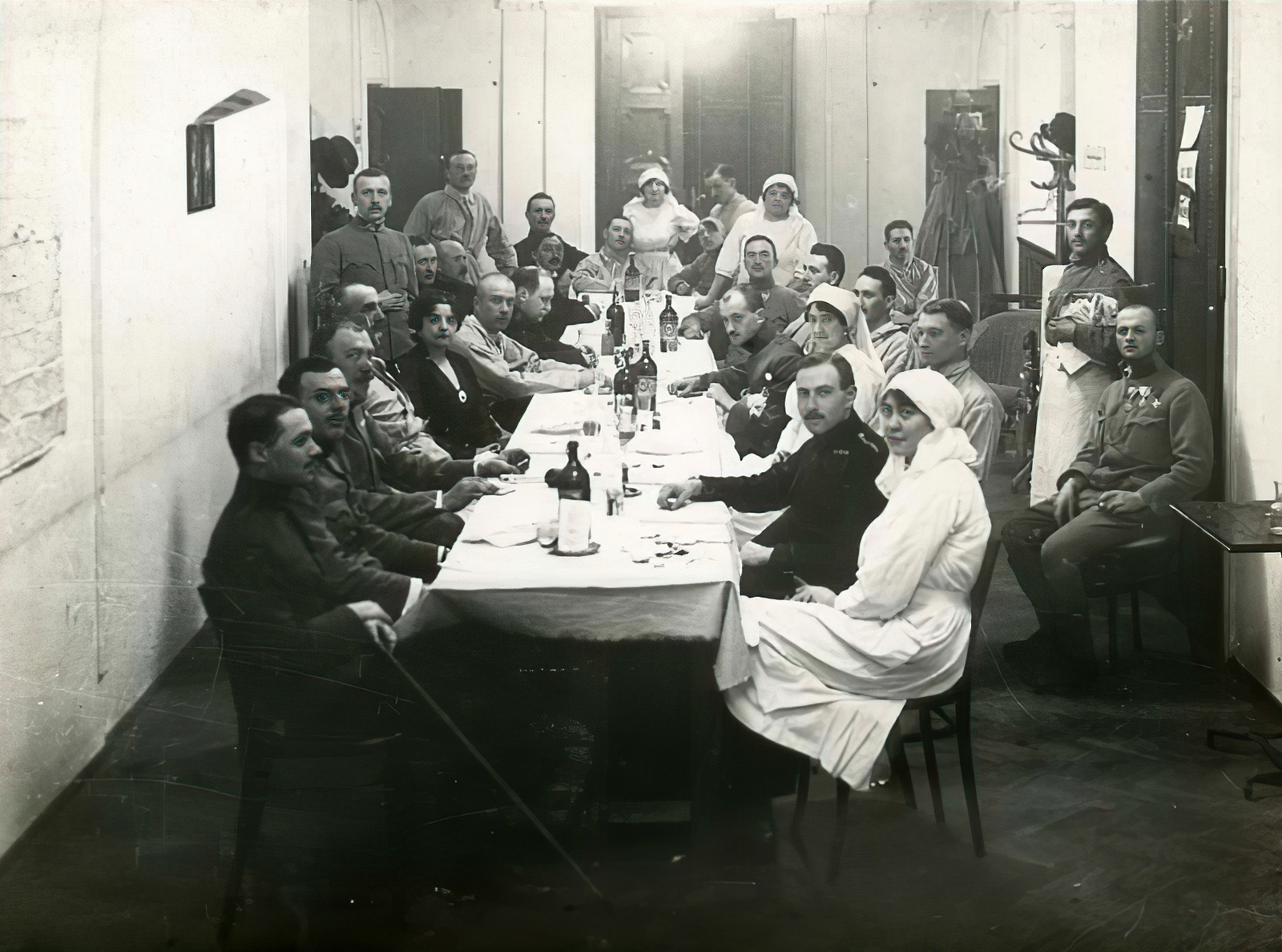 Magyarország, Budapest, sebesült tisztek és a személyzet egy hadikórházban., 1917, Országos Széchényi Könyvtár, Müllner János, bankett, ápolónő, Fortepan #256188