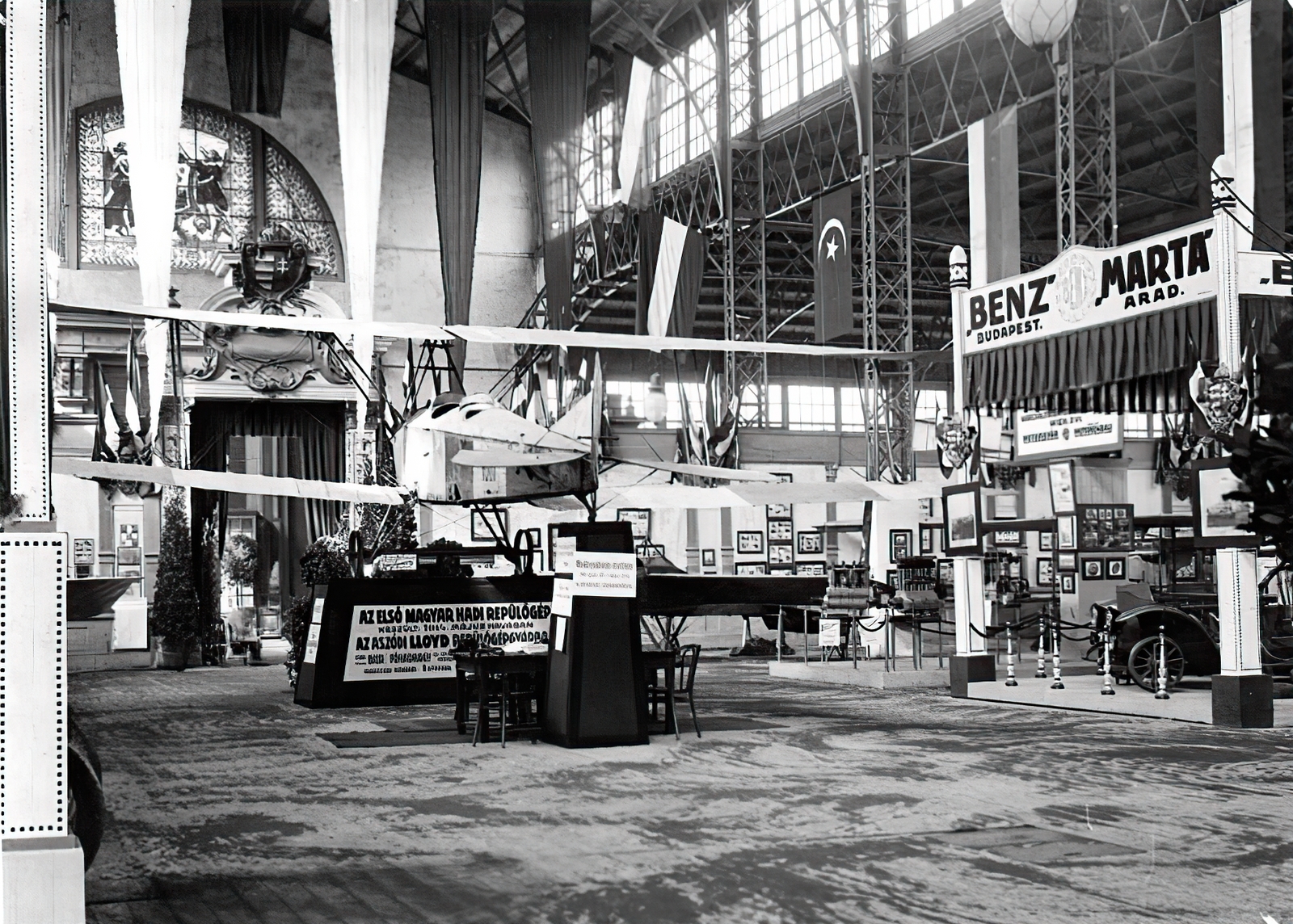 Magyarország, Városliget, Budapest XIV., Iparcsarnok, hadi repülőgép-kiállítás., 1917, Országos Széchényi Könyvtár, Müllner János, Budapest, Fortepan #256280