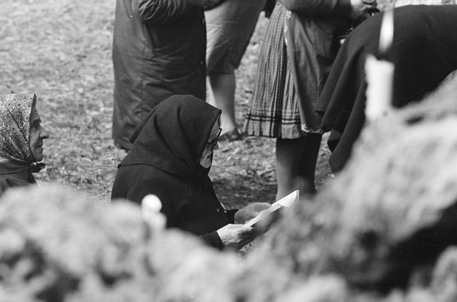 Hungary, Bajót, Péliföldszentkereszt, a felvétel a Lourdes-i barlang előtt készült., 1970, Székely Balázs, Fortepan #256374