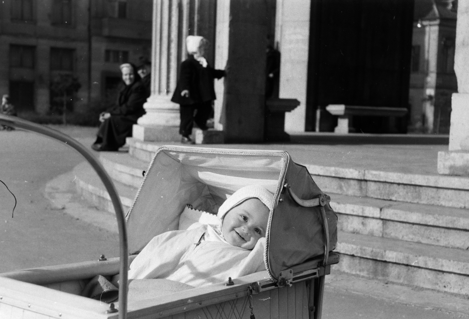 1957, Közösségi Szociális Szövetkezet, baby carriage, smile, newborn, Fortepan #256555