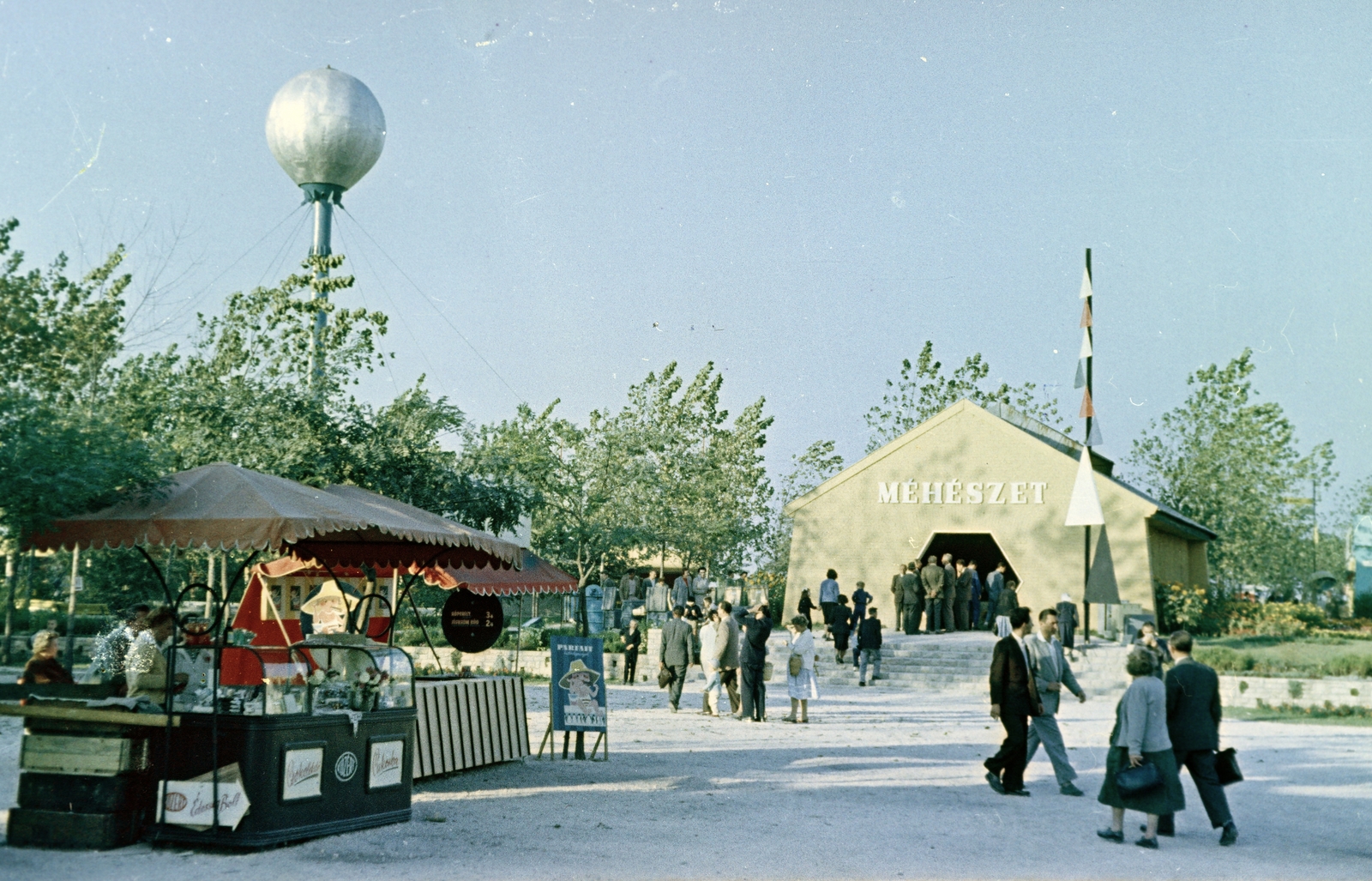 Hungary, Budapest X., Albertirsai úti vásár területe, Országos Mezőgazdasági Kiállítás és Vásár., 1959, Közösségi Szociális Szövetkezet, apiary, Budapest, colorful, Fortepan #256565