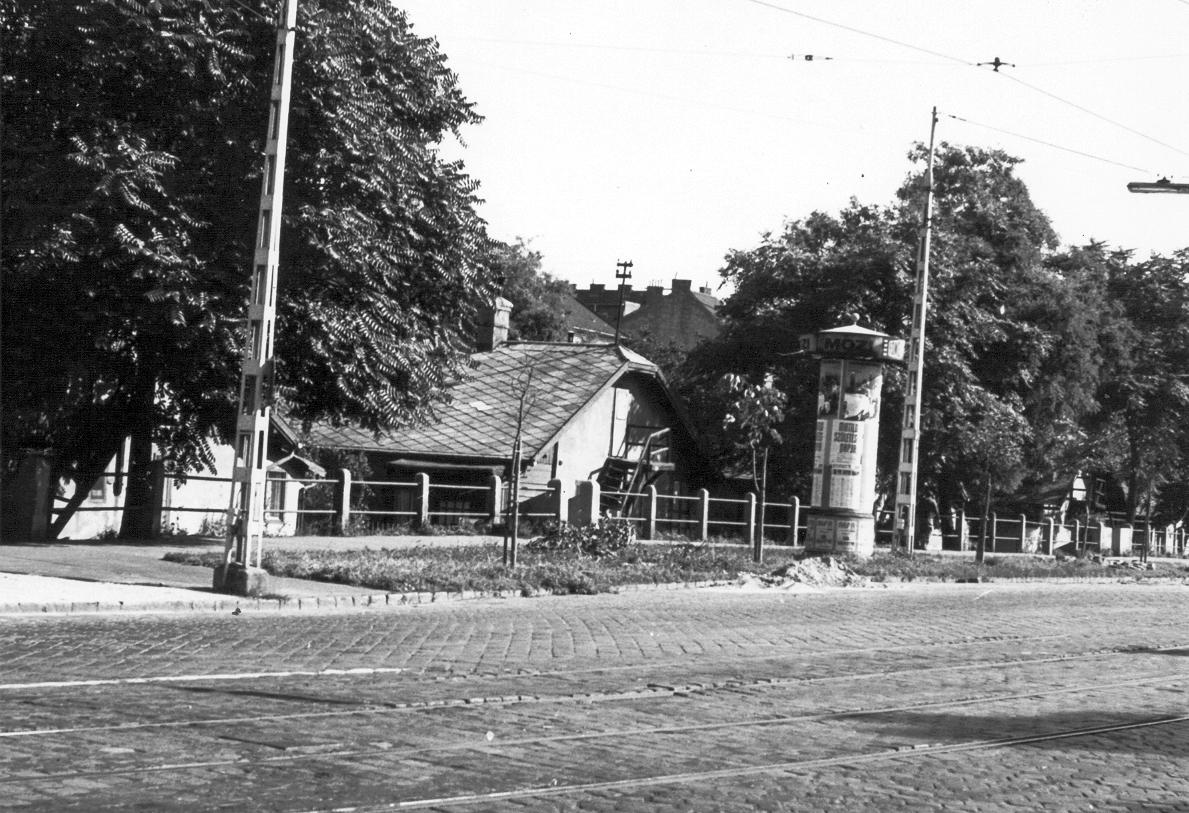 Hungary, Budapest IX., Haller utca (Hámán Kató út), szemben a Mihálkovics-telep épületei., 1976, Ferencvárosi Helytörténeti Gyűjtemény, poster, ad pillar, Budapest, Fortepan #25665