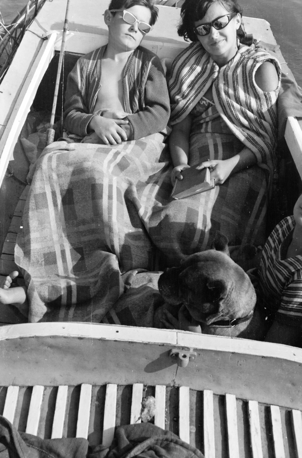 Hungary,Lake Velence, Gárdony, 1969, Tóth Katalin, shades, dog, boating, Fortepan #256678