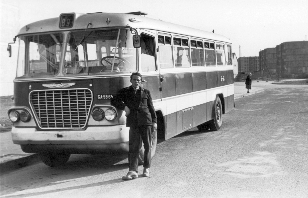 Hungary, Budapest IX., József Attila lakótelep, Pöttyös utca a Napfény utca felé nézve., 1962, Ferencvárosi Helytörténeti Gyűjtemény, transport, vehicle, bus, Hungarian brand, Ikarus-brand, Ikarus 620, number plate, Budapest, Fortepan #25669