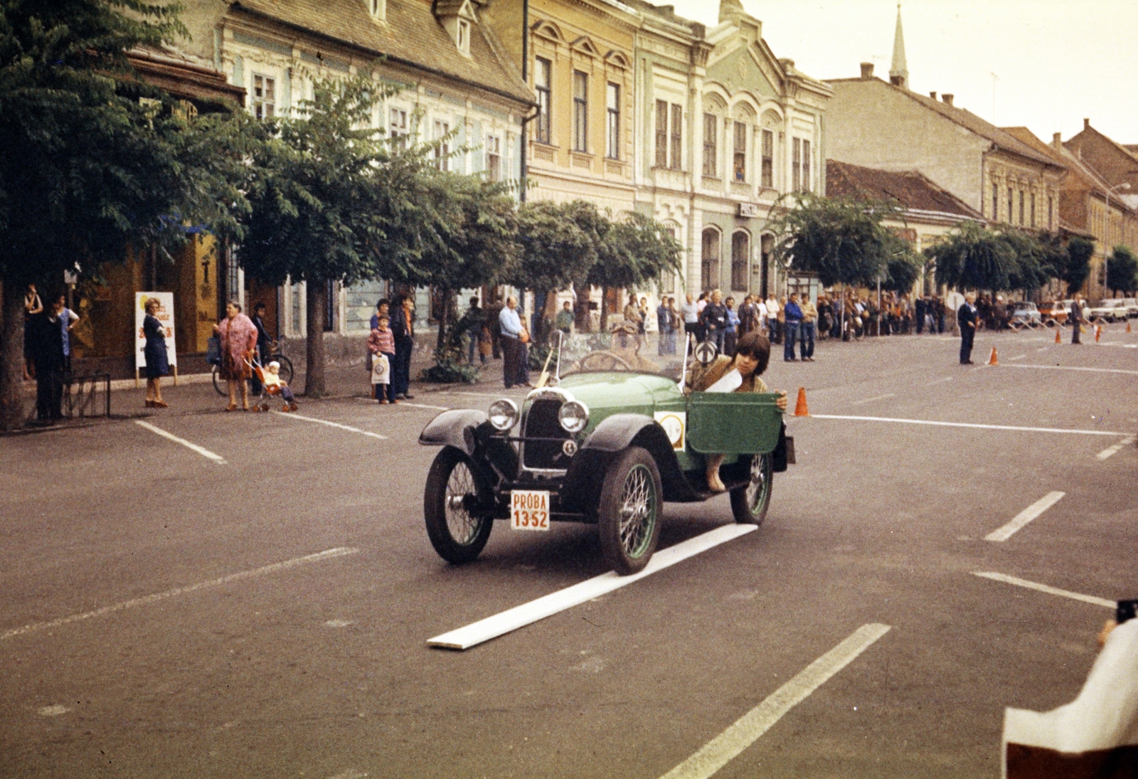 Hungary, Esztergom, Széchenyi tér, a IV. Nemzetközi veteránautó találkozó és rallye egyik résztvevője., 1978, Tóth Katalin, number plate, Fortepan #256713