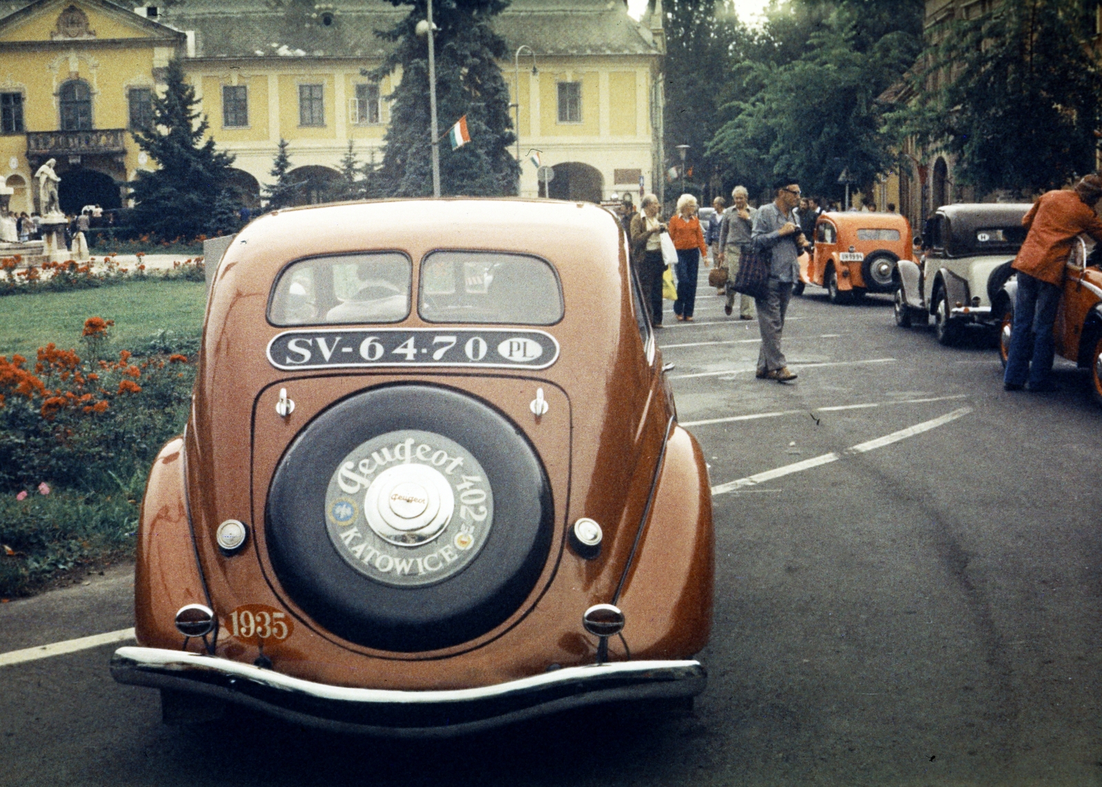 Hungary, Esztergom, Széchenyi tér, a IV. Nemzetközi veteránautó találkozó és rallye résztvevői., 1978, Tóth Katalin, Fortepan #256714