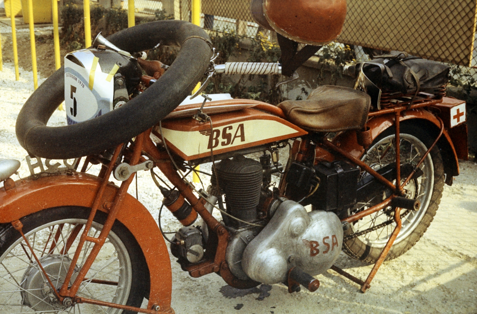 Magyarország, Esztergom, a IV. Nemzetközi veteránautó találkozó és rallye egyik résztvevője., 1978, Tóth Katalin, BSA-márka, Fortepan #256716