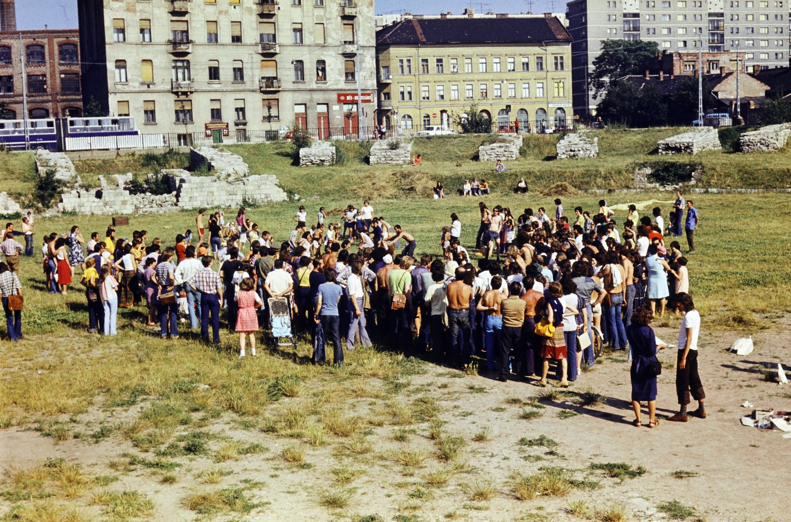 Hungary, Óbuda, Budapest III., a katonavárosi amfiteátrum. A felvétel a Stúdió K, A halhatatlanságra vágyó királyfi közönség (-és báb)játék Juhász Ferenc nyomán című előadásán készült., 1977, Vadász Ágnes, Budapest, Fortepan #256735
