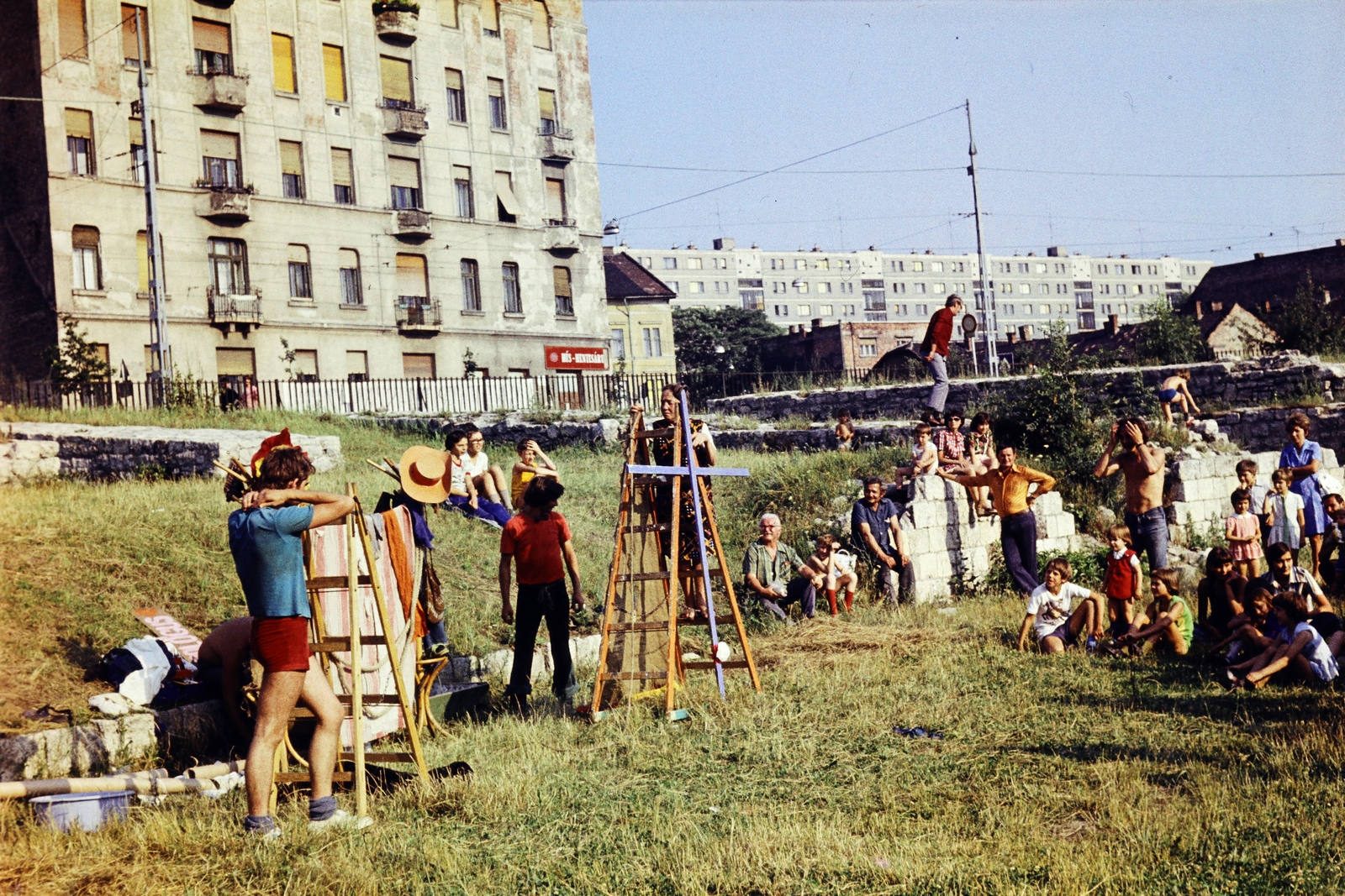 Hungary, Óbuda, Budapest III., a katonavárosi amfiteátrum. A felvétel a Stúdió K, A halhatatlanságra vágyó királyfi közönség (-és báb)játék Juhász Ferenc nyomán című előadásán készült., 1977, Vadász Ágnes, Budapest, Fortepan #256736