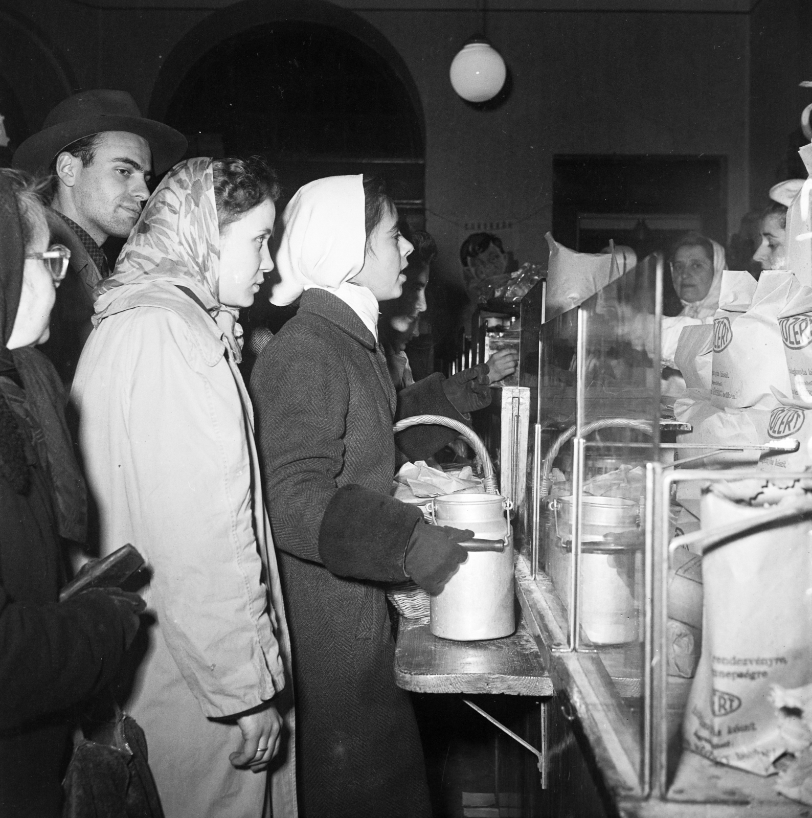 1956, Peter, Isaac, revolution, milk can, photo aspect ratio: square, shopping, Fortepan #256777