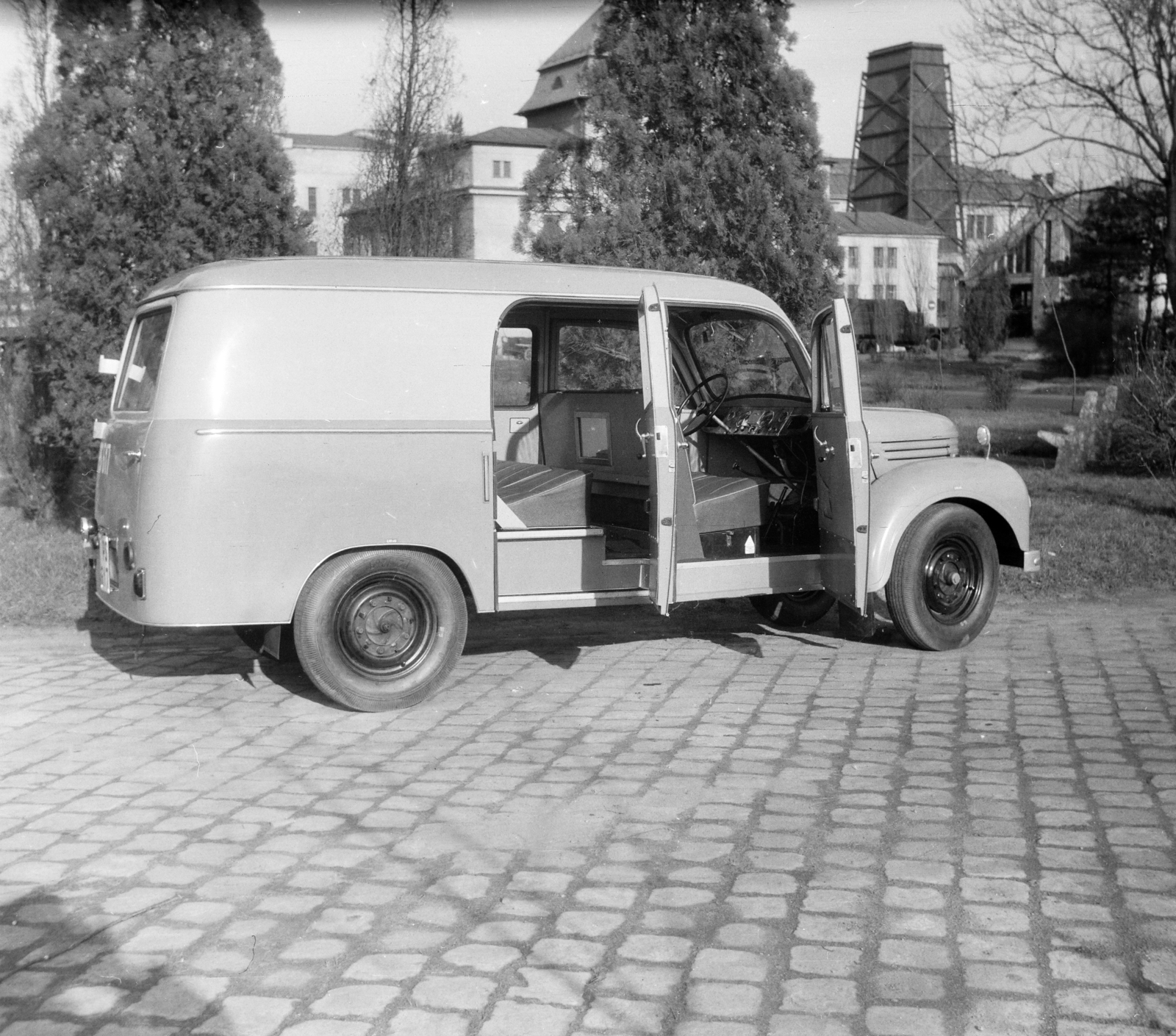 Hungary, Budapest XIV., Egressy út 35-51., Posta Központi Járműtelep., 1954, Bolvári László, Budapest, photo aspect ratio: square, Fortepan #256948