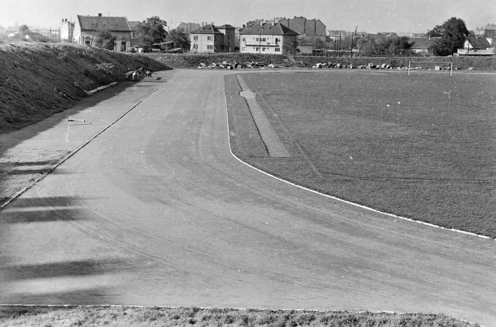 Magyarország, Budapest XIV., Róna utca 86-100., Postás SE sporttelep., 1956, Bolvári László, Budapest, Fortepan #257024