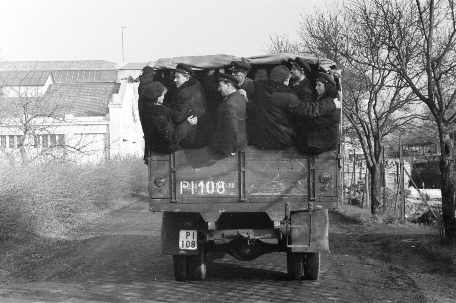 Hungary, Budapest XIV., Egressy út 35-51., Posta Központi Járműtelep., 1956, Bolvári László, Budapest, number plate, commercial vehicle, peaked cap, Fortepan #257047