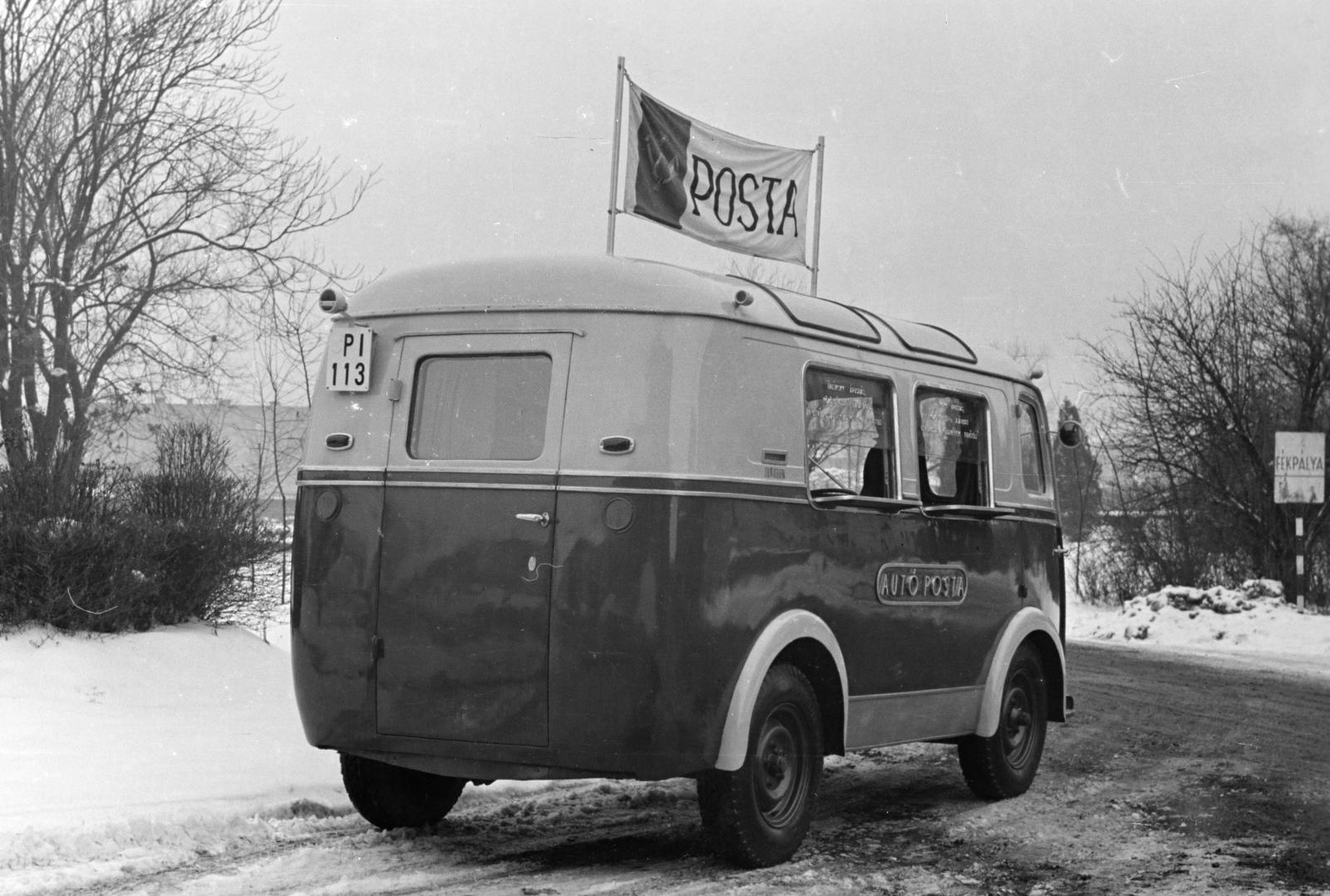 Hungary, Budapest XIV., Egressy út 35-51., Posta Központi Járműtelep, francia gyártmányú mozgó posta / autó posta., 1954, Bolvári László, Chenard&Walcker-brand, French brand, postal vehicle, Budapest, number plate, Fortepan #257104