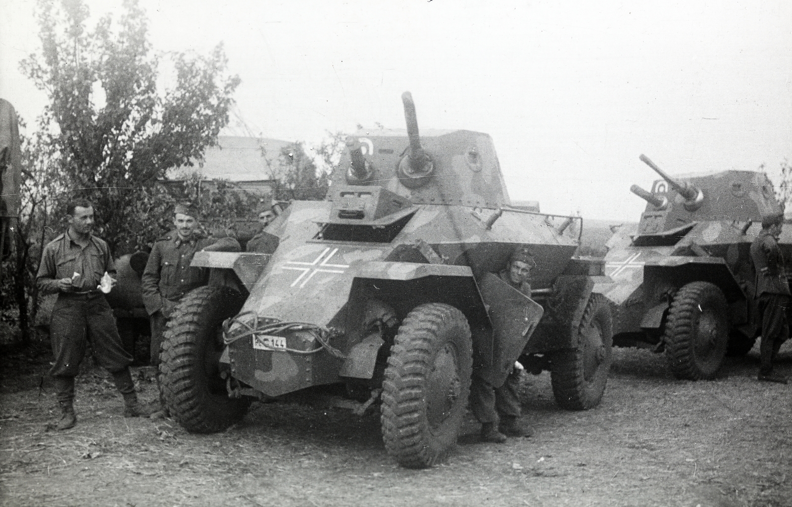 1942, Mohai család, armoured car, camouflage pattern, 39M Csaba, Fortepan #257307