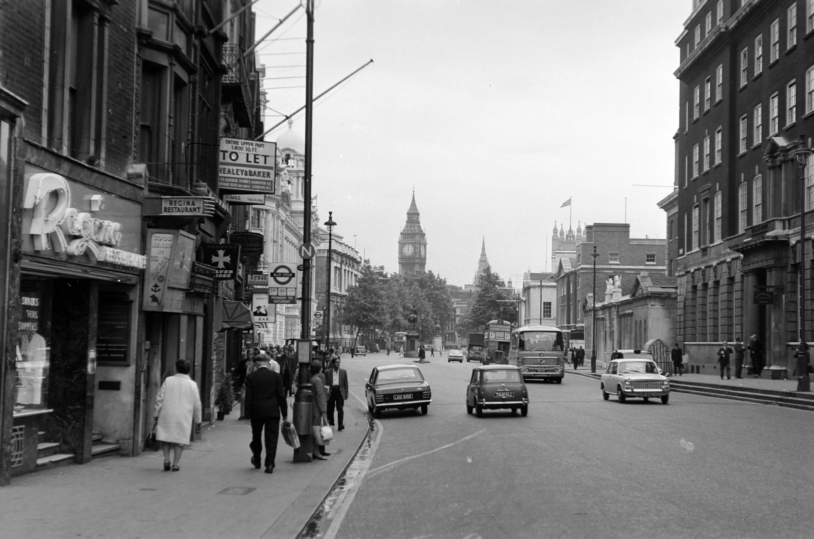 United Kingdom, London, Whitehall a Trafalgar Square irányából a Big Ben felé nézve., 1965, Ladinek Viktor, street view, Fortepan #257347