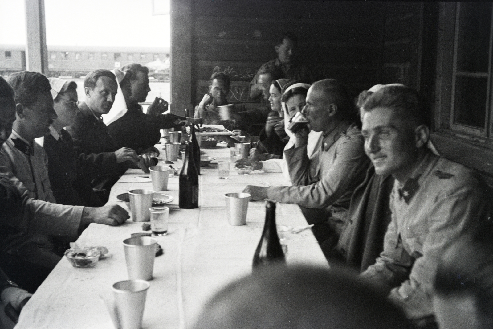 1942, Reményi József, table, glass, drinking, Fortepan #257583