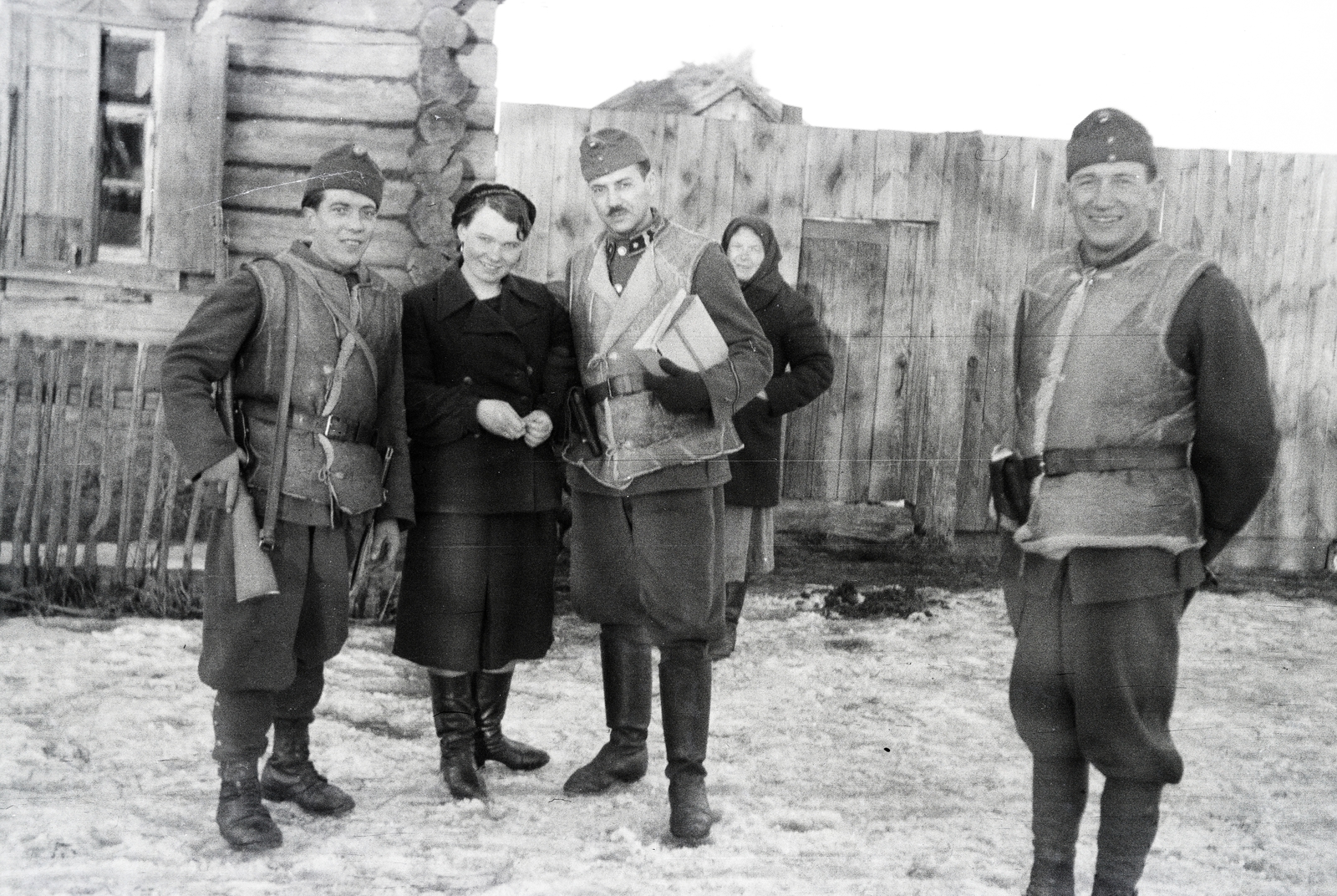 1943, Reményi József, soldier, weapon, sheepskin jacket, Fortepan #257602