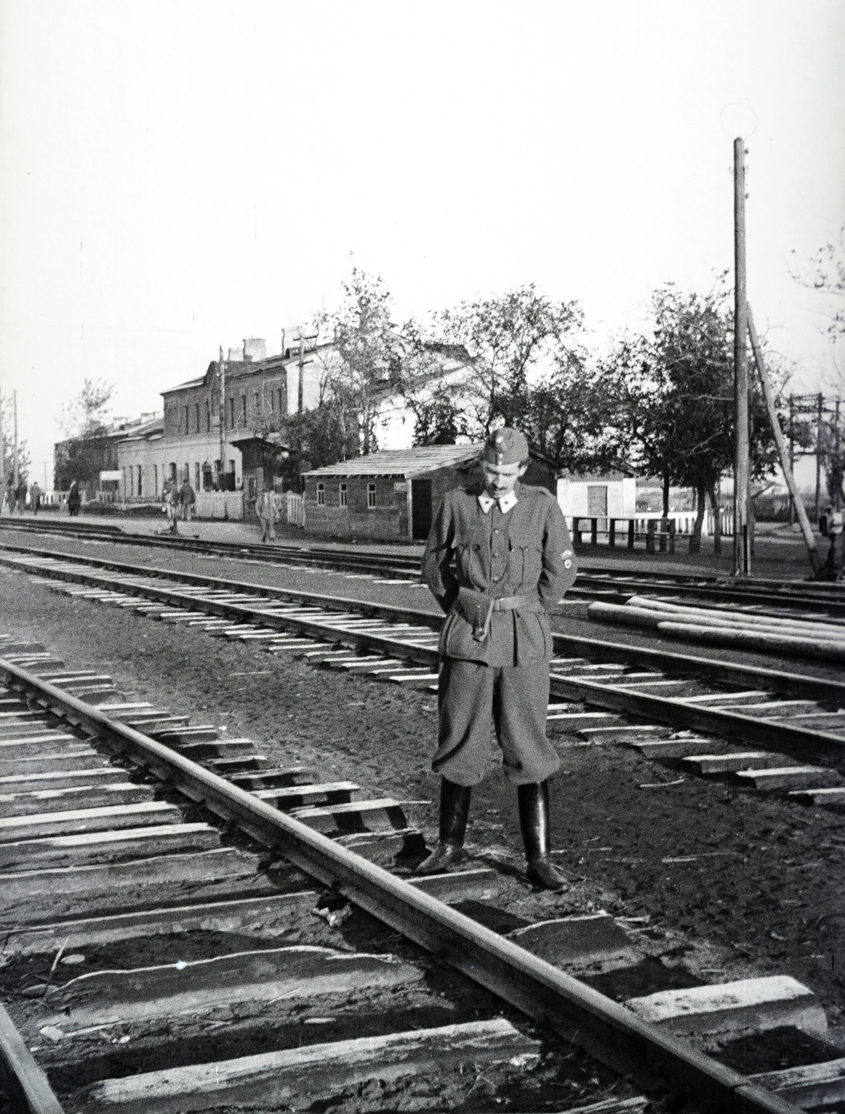 Oroszország, Alekszejevka, vasútállomás. A felvétel a 154-es számú vöröskeresztes kórházvonat egyik útjáról készült sorozat része., 1942, Reményi József, vasútállomás, Fortepan #257628