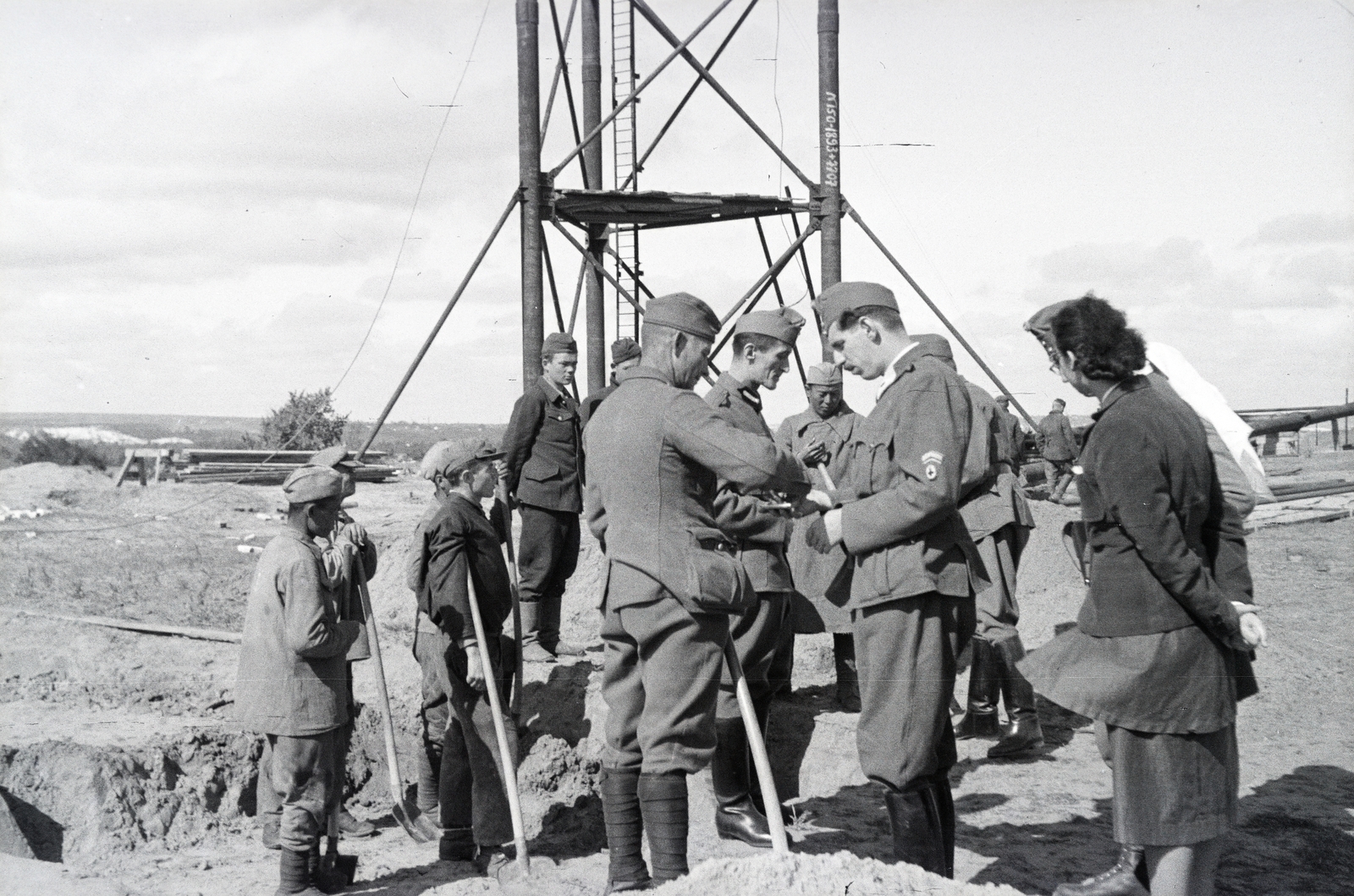 Russia, Alekseyevka, vasútállomás. A felvétel a 154-es számú vöröskeresztes kórházvonat egyik útjáról készült sorozat része., 1942, Reményi József, soldier, prisoner of war, Fortepan #257633