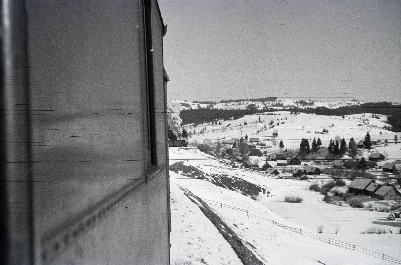 Ukraine, a 154-es számú vöröskeresztes kórházvonat a település határában., 1942, Reményi József, snowy landscape, Fortepan #257654