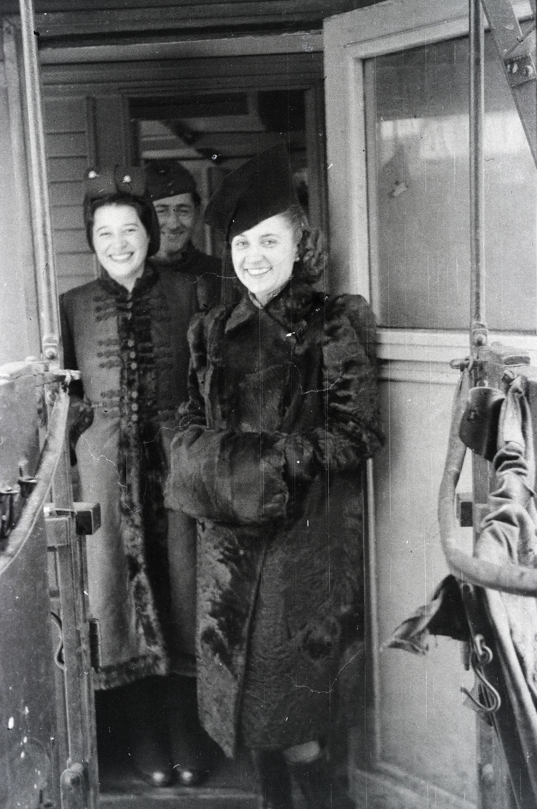 1942, Reményi József, smile, hat, fur coat, lady, Fortepan #257694