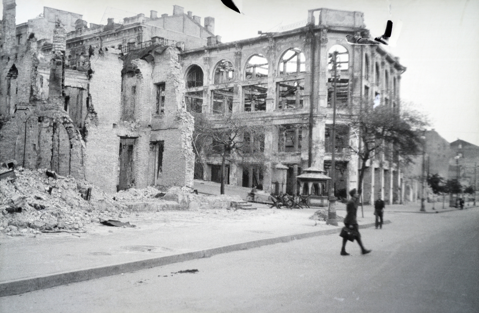 Ukraine, Kyiv, Hrescsatik sugárút, szemben a Ljuteranszka utca (Lutherstraße)., 1942, Reményi József, war damage, Fortepan #257828