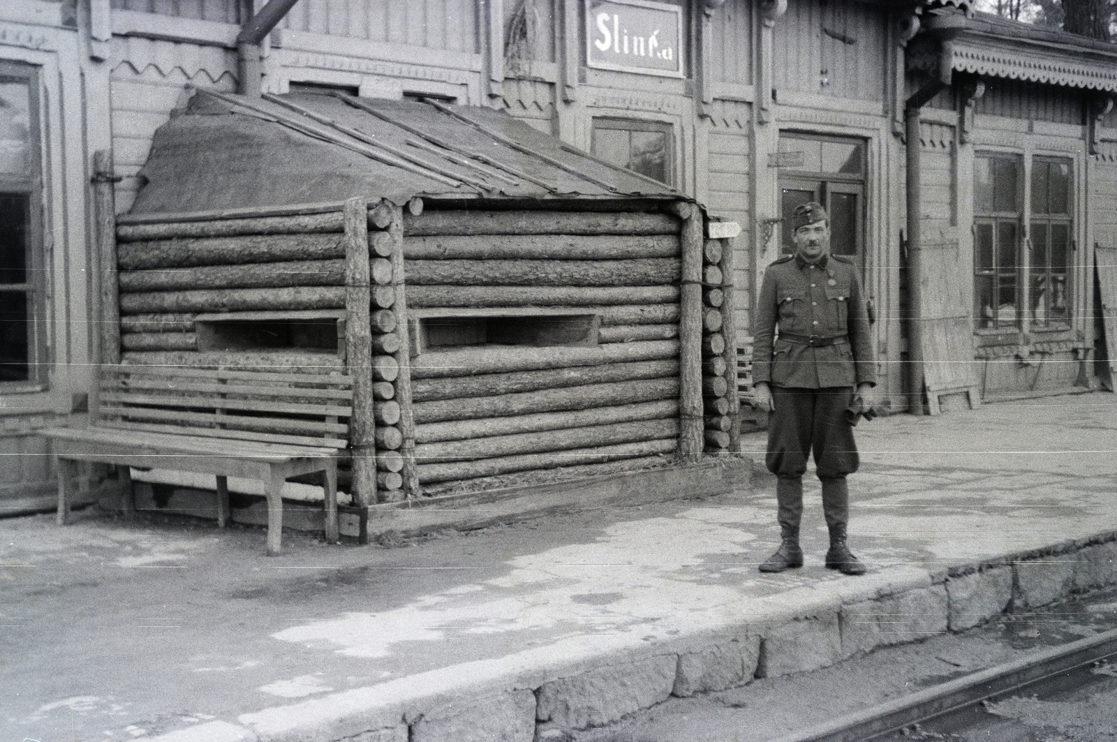 Russia, (ekkor Zlinka/Slinka része), Zlinka/Slinka vasútállomás. A felvétel a vöröskeresztes kórházvonat egyik útjáról készült sorozat része., 1943, Reményi József, Fortepan #257909