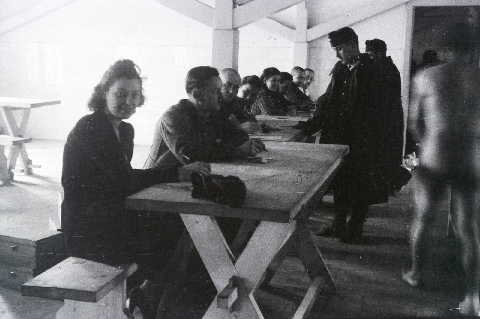 1942, Reményi József, bemozdulás, háttal, meztelen alak, asztal, Fortepan #257912