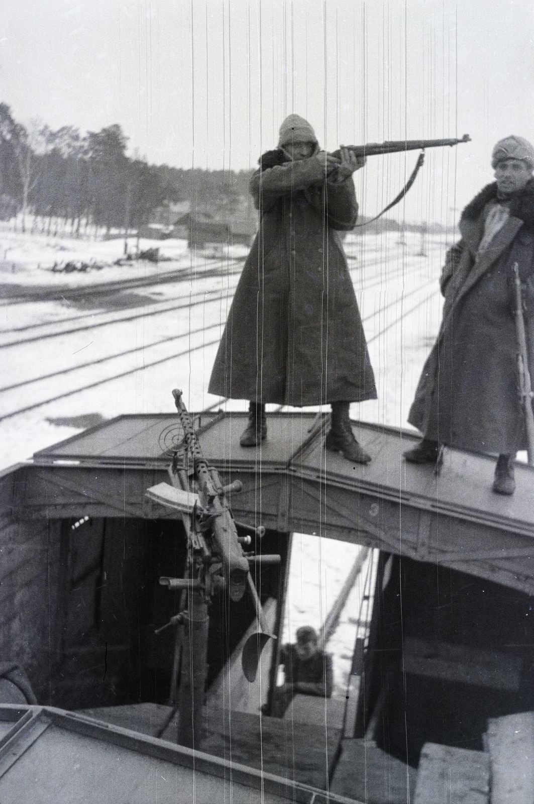 Russia, (ekkor Zlinka/Slinka része), Zlinka/Slinka vasútállomás. A felvétel a vöröskeresztes kórházvonat egyik útjáról készült sorozat része., 1943, Reményi József, machine gun, Fortepan #257920