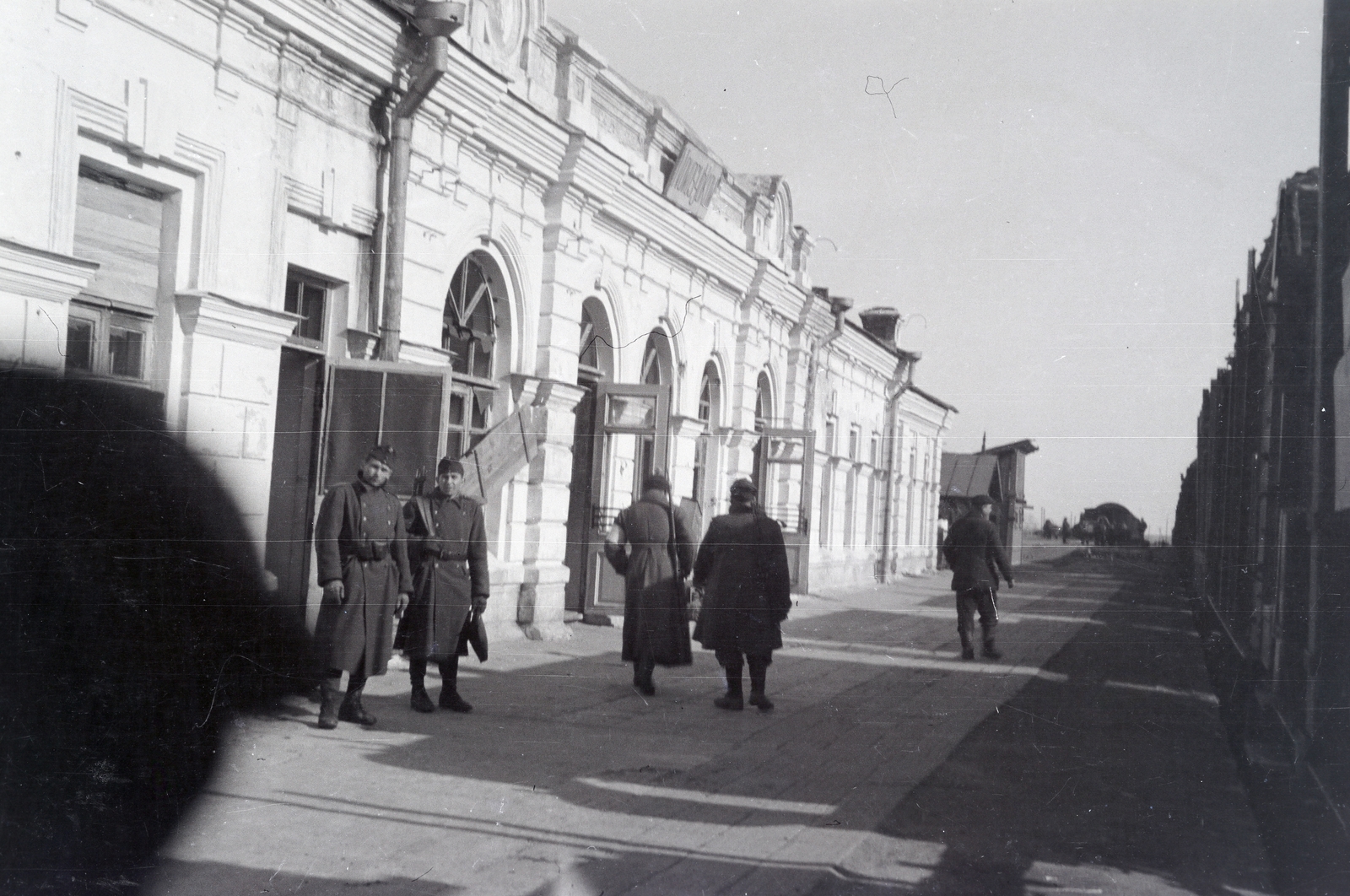 Oroszország, Novozibkov, (ekkor Nowosybkov), vasútállomás. A felvétel a vöröskeresztes kórházvonat egyik útjáról készült sorozat része., 1943, Reményi József, katona, Fortepan #257948