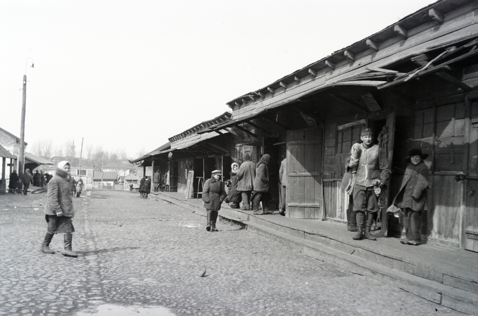 Oroszország, Novozibkov, (ekkor Nowosybkov), piac. A felvétel a vöröskeresztes kórházvonat egyik útjáról készült sorozat része., 1943, Reményi József, bekecs, Fortepan #257957