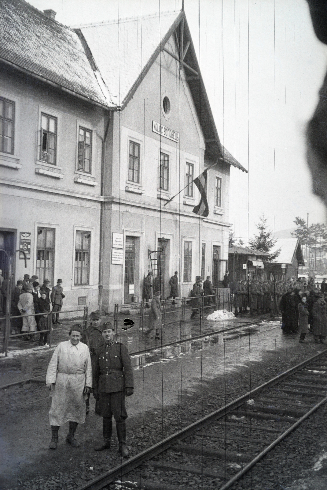 Ukrajna,Kárpátalja, Volóc, vasútállomás, a felvétel a 154-es számú vöröskeresztes kórházvonat érkezésekor készült., 1942, Reményi József, Fortepan #258001