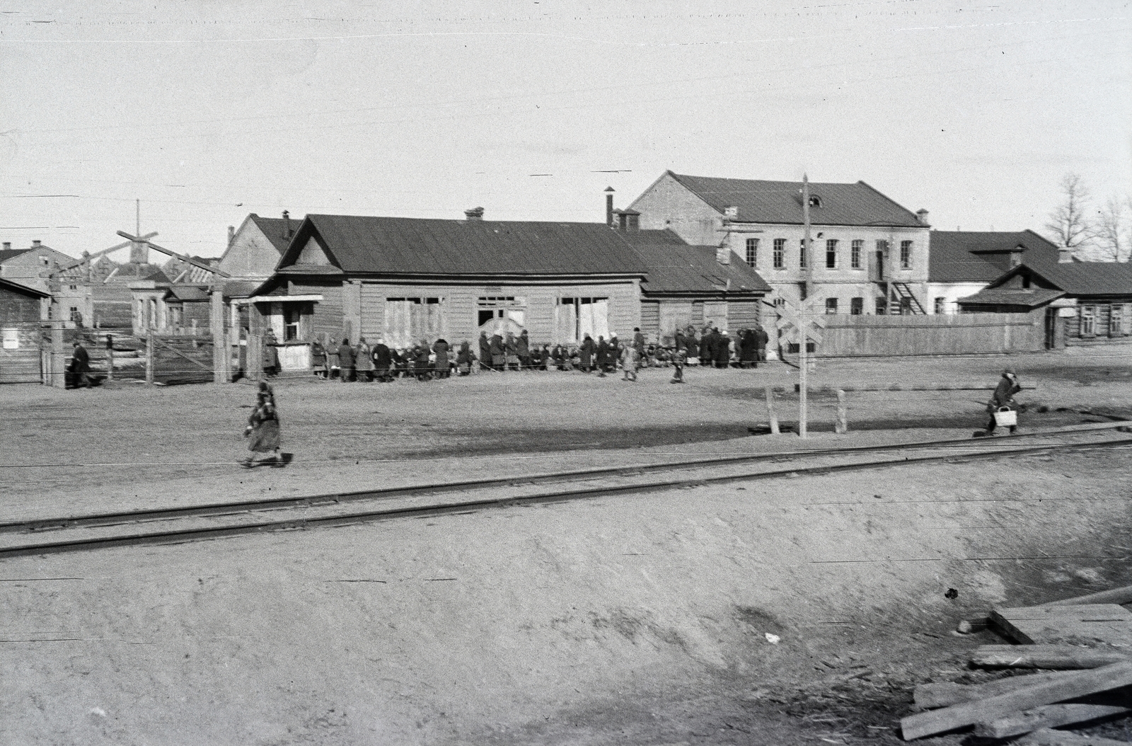 1942, Reményi József, faház, csoportosulás, Fortepan #258031